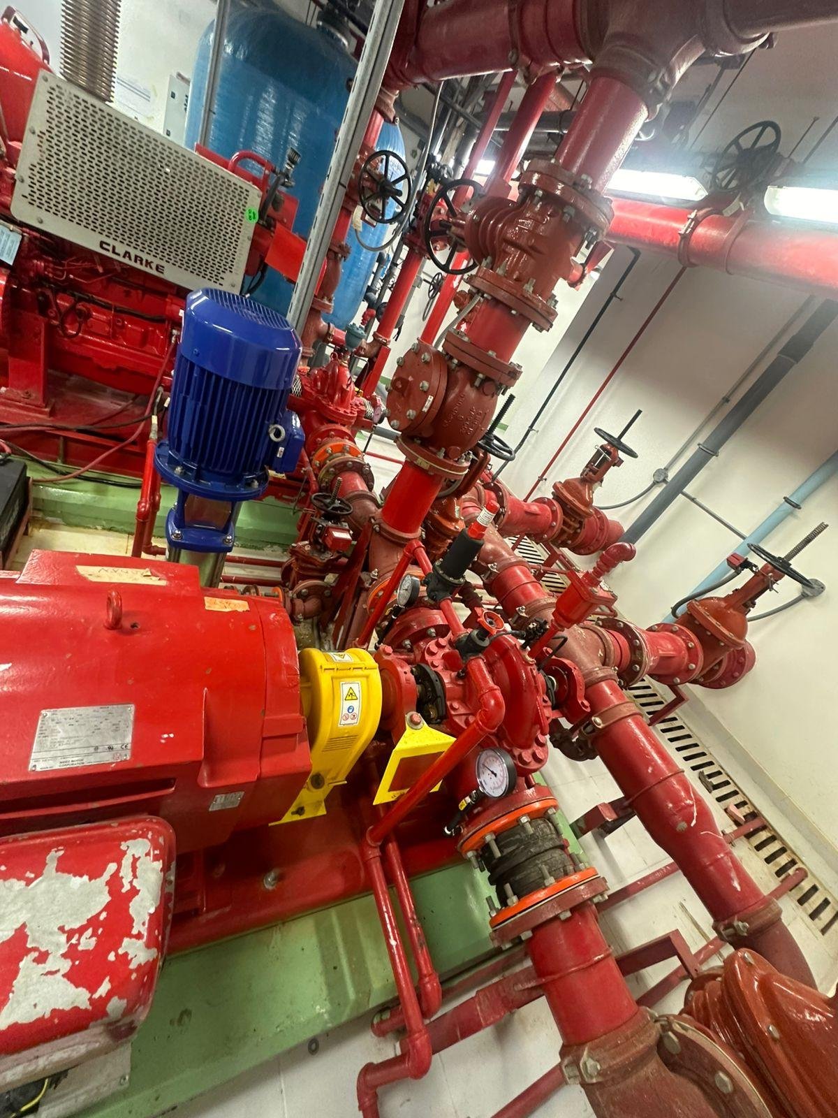 أكتيف جارد، ندرك أن السلامة ليست رفاهية، بل ضرورة حتمية. لذلك نقدم حلولاً متكاملة لأنظمة السلامة