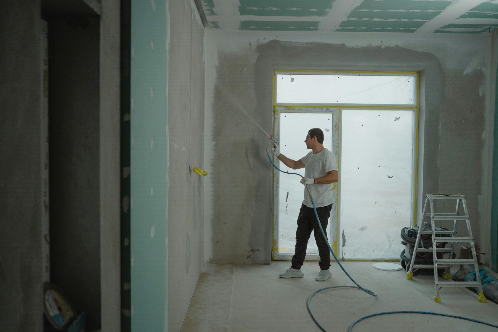 Materials used in traditional (cement) plastering