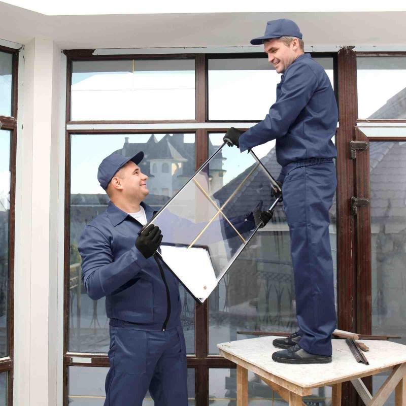 الزجاج والمرايات